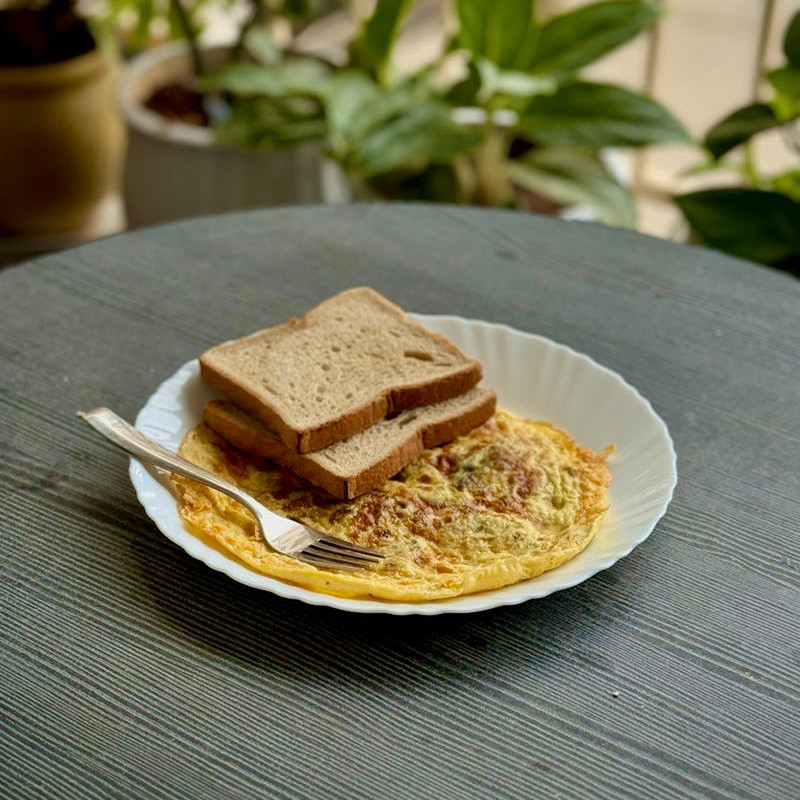 Plain Omelette with Toast